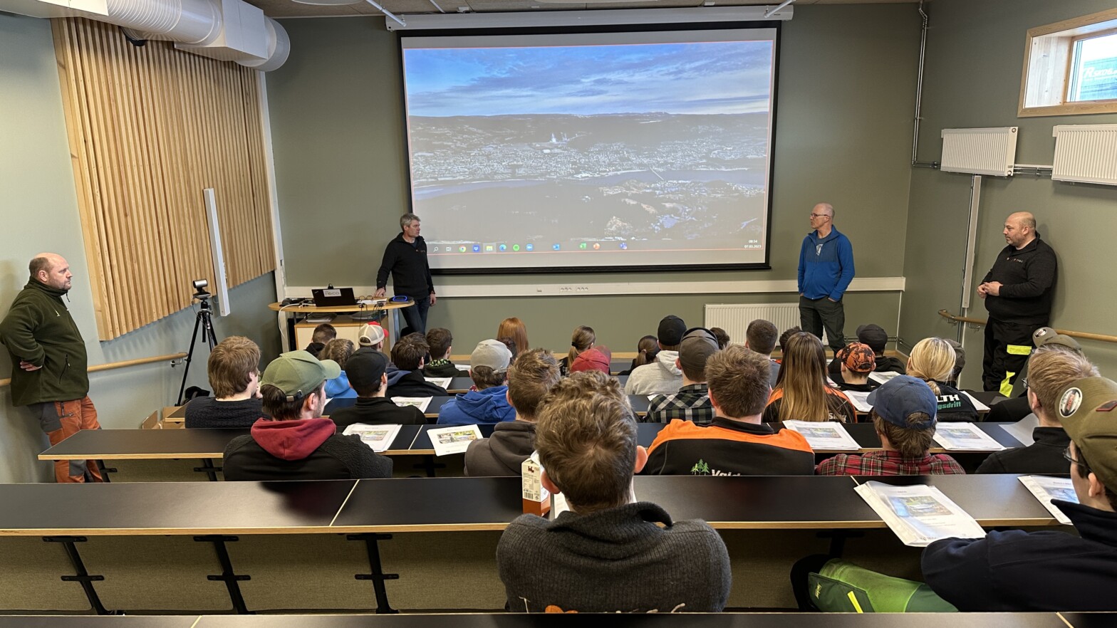 Skog­tek­ni­ker­stu­diet må utsettes